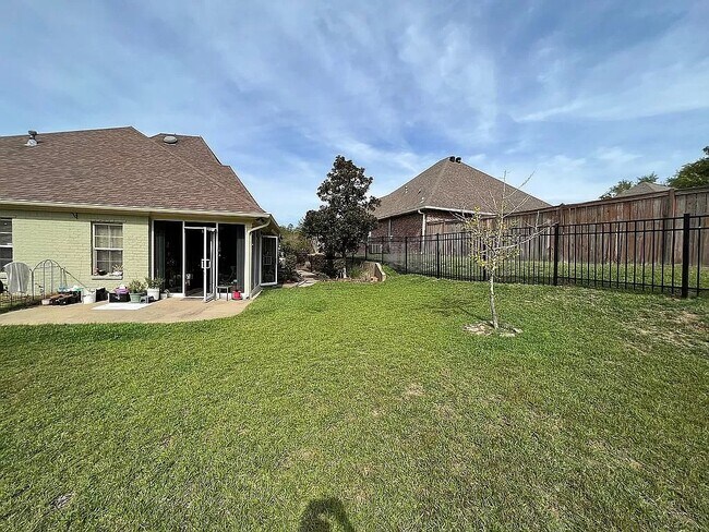 Building Photo - 110 Olde Trace Dr