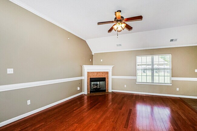 Foto del edificio - 8390 Pinnacle Dr