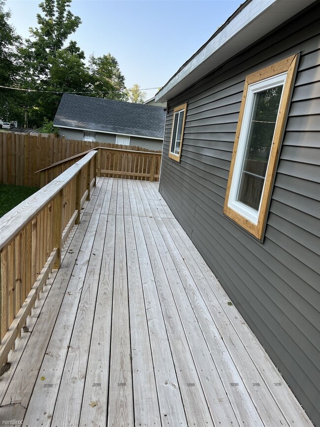 Building Photo - 3 br, 2 bath House - 111 West Elm Street