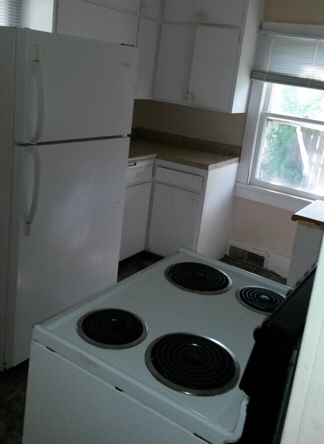 Foto del edificio - 1025 E 10th St