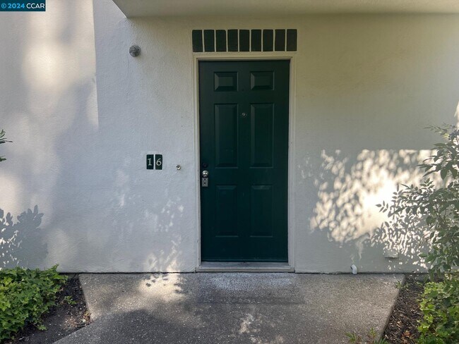 Foto del edificio - 16 Bud Ct