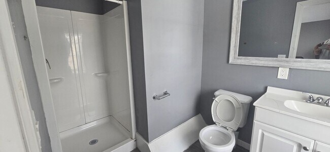 Building Photo - Beautiful 3/4 bedroom, 1 Bath
