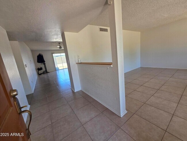 Foto del edificio - 4402 E Pershing Ave