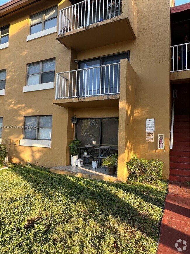 Adrian Homes at Lago Mar Apartments for Rent Miami, FL 5 Rentals