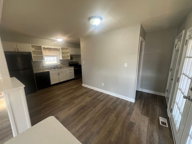 Photo - 3 bedroom, 2 bath Ranch with a partially finished basement House