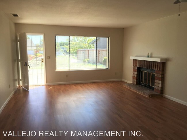 Building Photo - 4 br, 2 bath House - 120 Bluebell Place