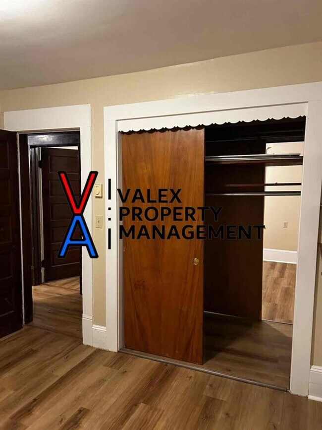 Foto del edificio - Welcome to your newly remodeled 2-bedroom, 1-bathroom apartment in beautiful Clarks Summit, PA