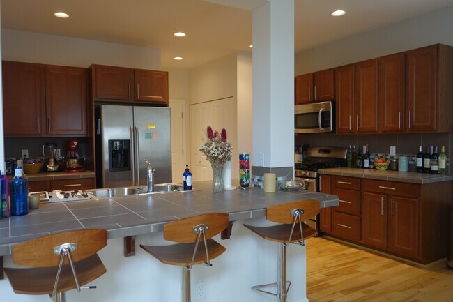Foto del edificio - 12704 12th Ave SE