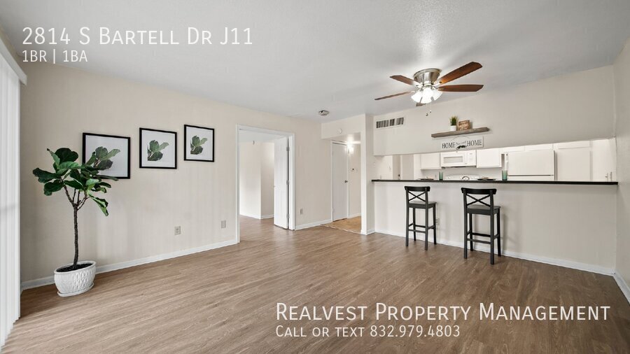 Primary Photo - 2814 S Bartell Dr