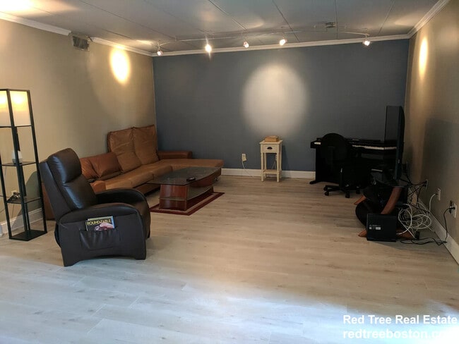 Building Photo - 53 Angleside Rd