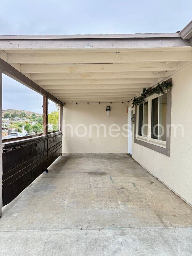 Foto del edificio - Santee, 9649 Mast Blvd, 12 Solar Panels, Q...