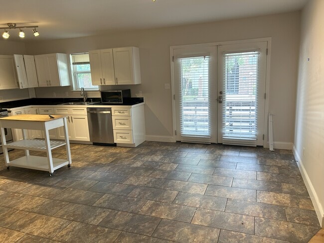 Kitchen nook/deck - 5947 Oram St