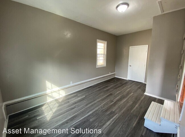 Building Photo - 4 br, 1 bath House - 3816 Woodside