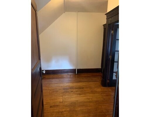 Building Photo - 2 Montague St