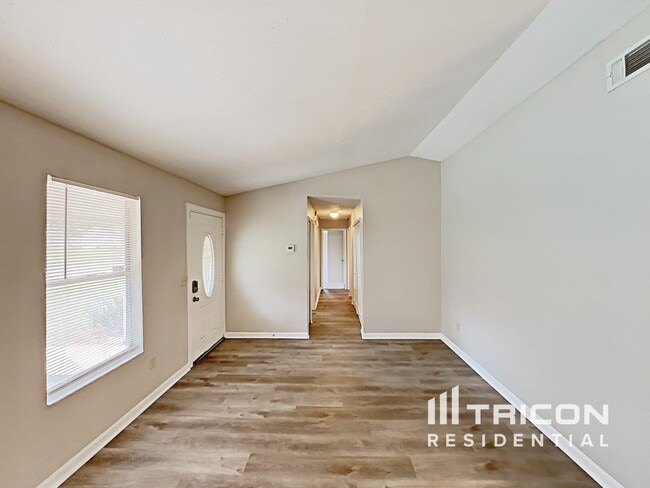 Building Photo - 8405 Caledesi Island Dr