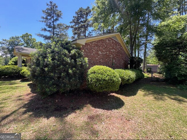 Foto del edificio - 427 Meadowlark Dr