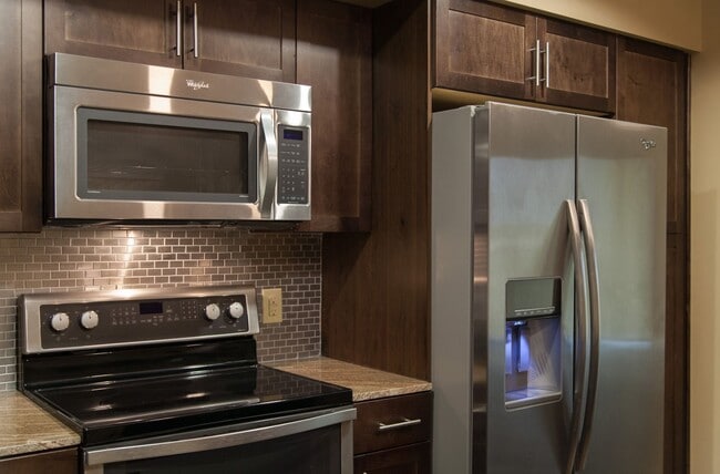 Building Photo - Berkshire Riverview