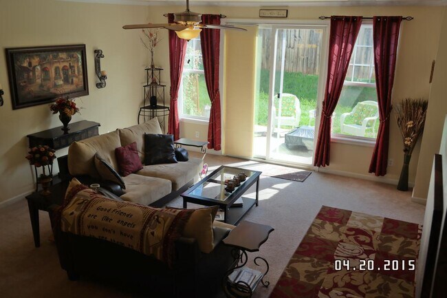 Foto del edificio - 2452 N Berkshire Rd