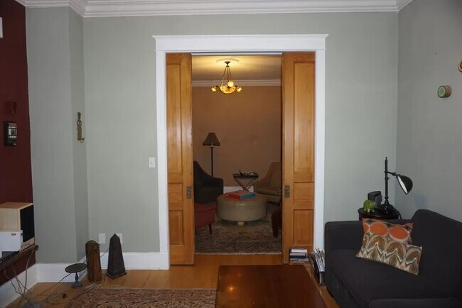 Foto del edificio - 2128 W Schiller St