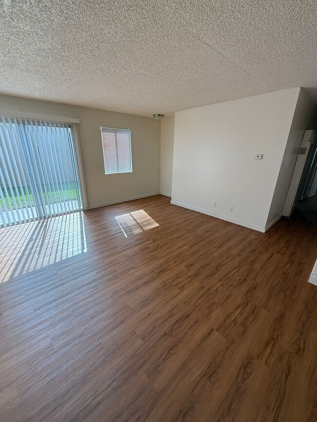 Building Photo - 310 Sheila Ln