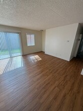 Building Photo - 310 Sheila Ln