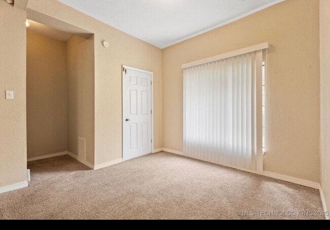 Foto del edificio - 806 S Osage Ave