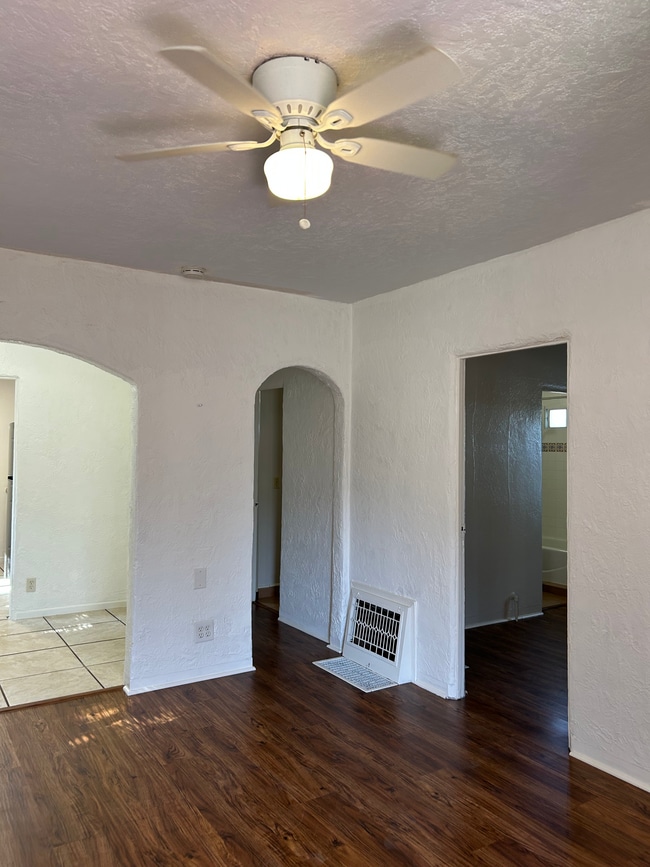 Foto del edificio - 33141 Case St