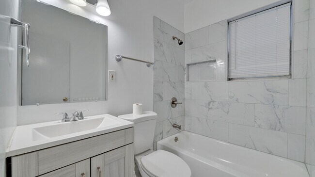 Foto del edificio - 1528 E St SE