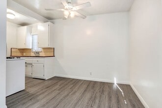 Building Photo - 422 Hill St