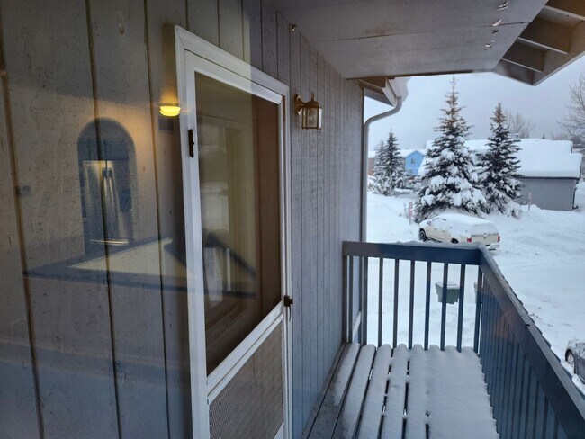 Building Photo - 3 Bed 2 Bath house near JBER/UMED