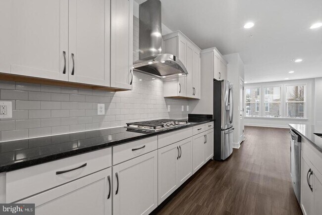 Foto del edificio - 14589 Lakestone Dr