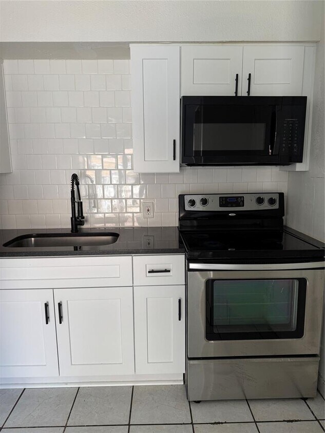 Foto principal - 6900 S 1st St
