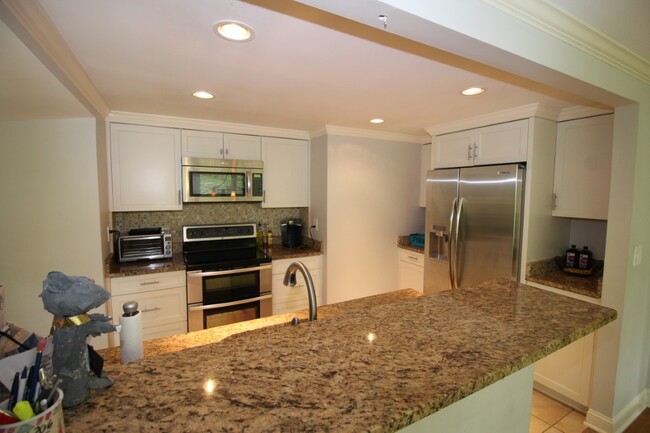 Foto del edificio - 44 Saddle Hill Rd