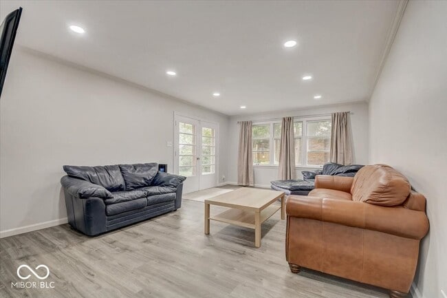 Foto del edificio - 2203 Cord St