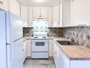 Building Photo - 47 Dearborn Pl