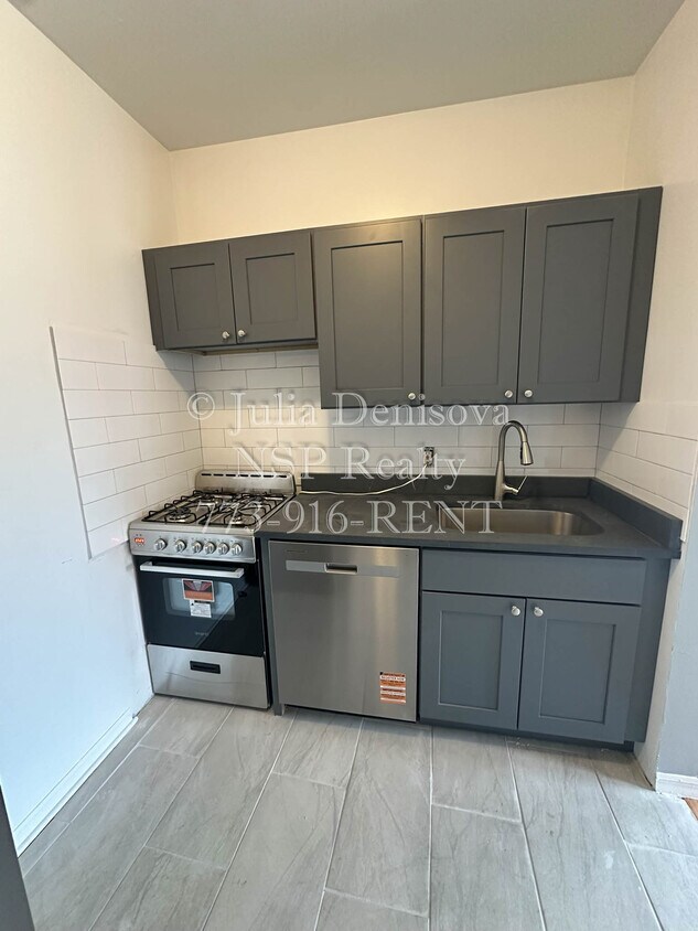 Foto principal - 1319 W Estes Ave