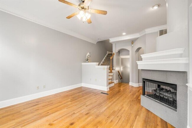 Foto del edificio - 331 Carpenter Dr NE