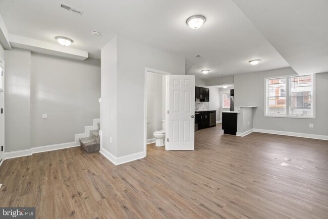 Building Photo - 17 N Abington Ave