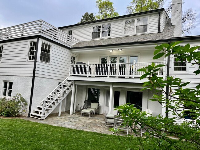 Building Photo - 5100 Upton St NW