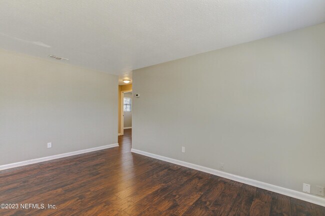 Building Photo - 748 Foxbriar Cove