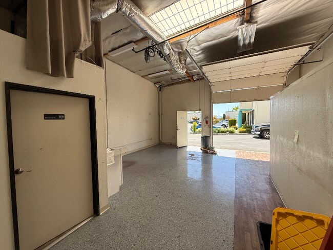 Foto del edificio - 46460 Fremont Blvd