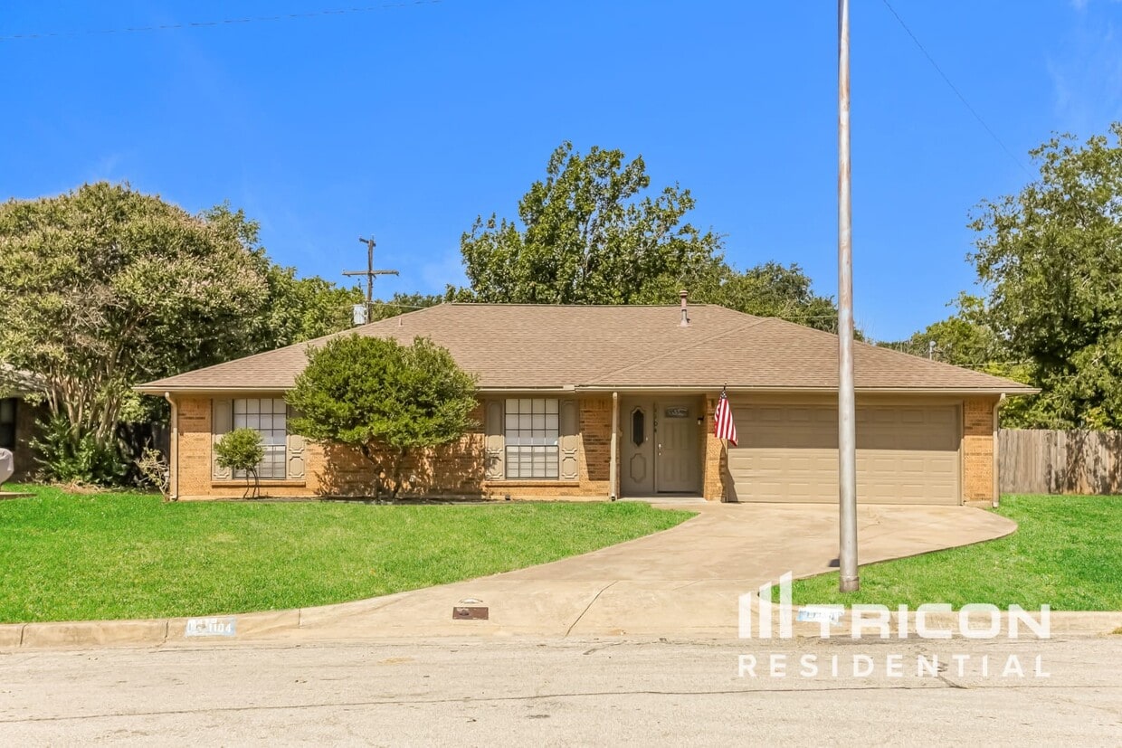 Primary Photo - 1104 Marlborough Drive Fort Worth TX