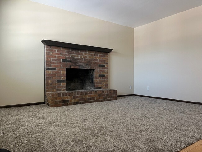 Building Photo - 8905 Haskins St