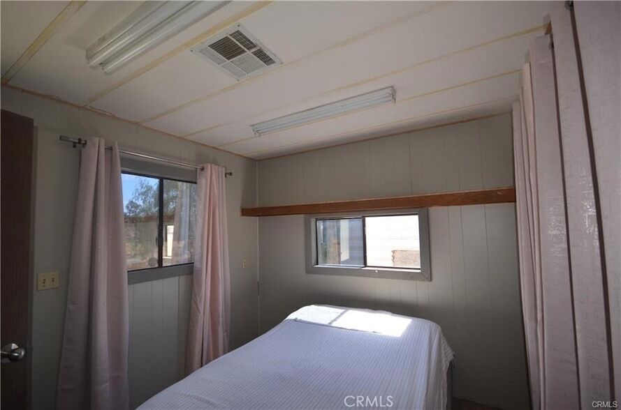 Foto del edificio - 32531 Cox Rd