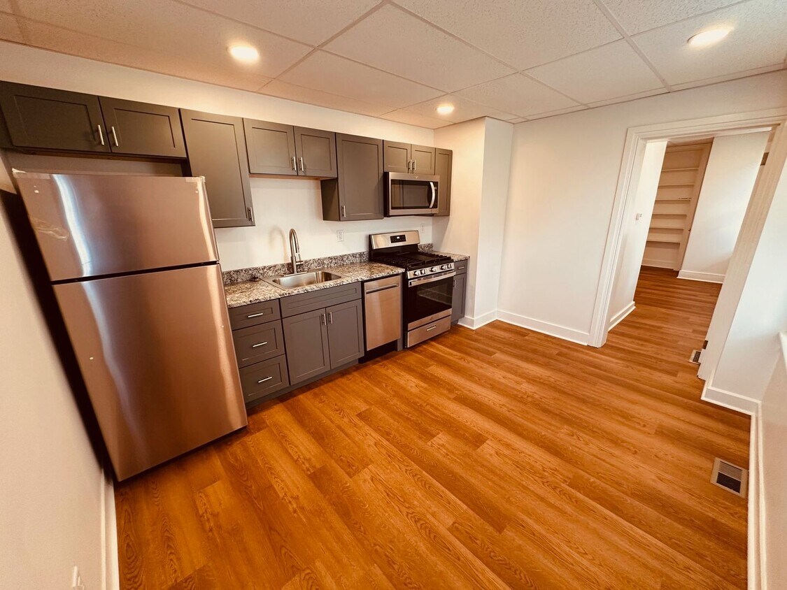 Foto principal - 211 S Beaver St