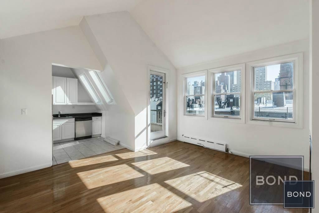 Primary Photo - 318 East 89 Street