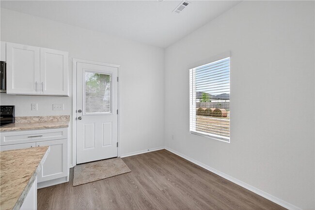 Foto del edificio - 6800 SW Dignity Ave