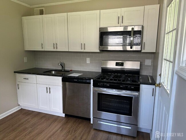 Building Photo - 1075 Fireside Ave