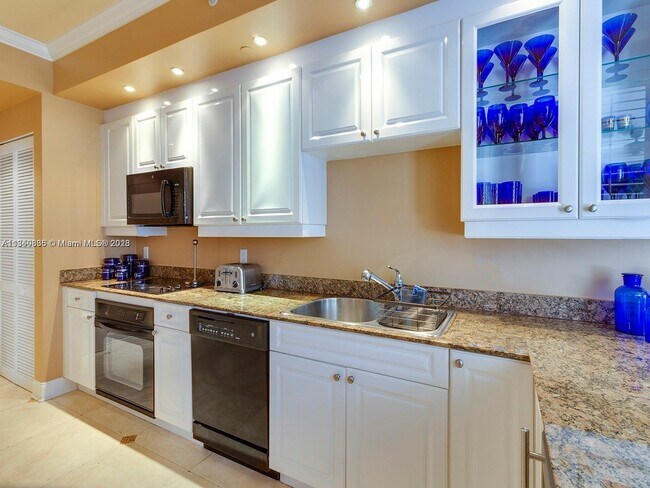 Building Photo - 725 Crandon Blvd