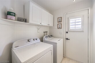 Building Photo - 9532 Sunken Reef Cir